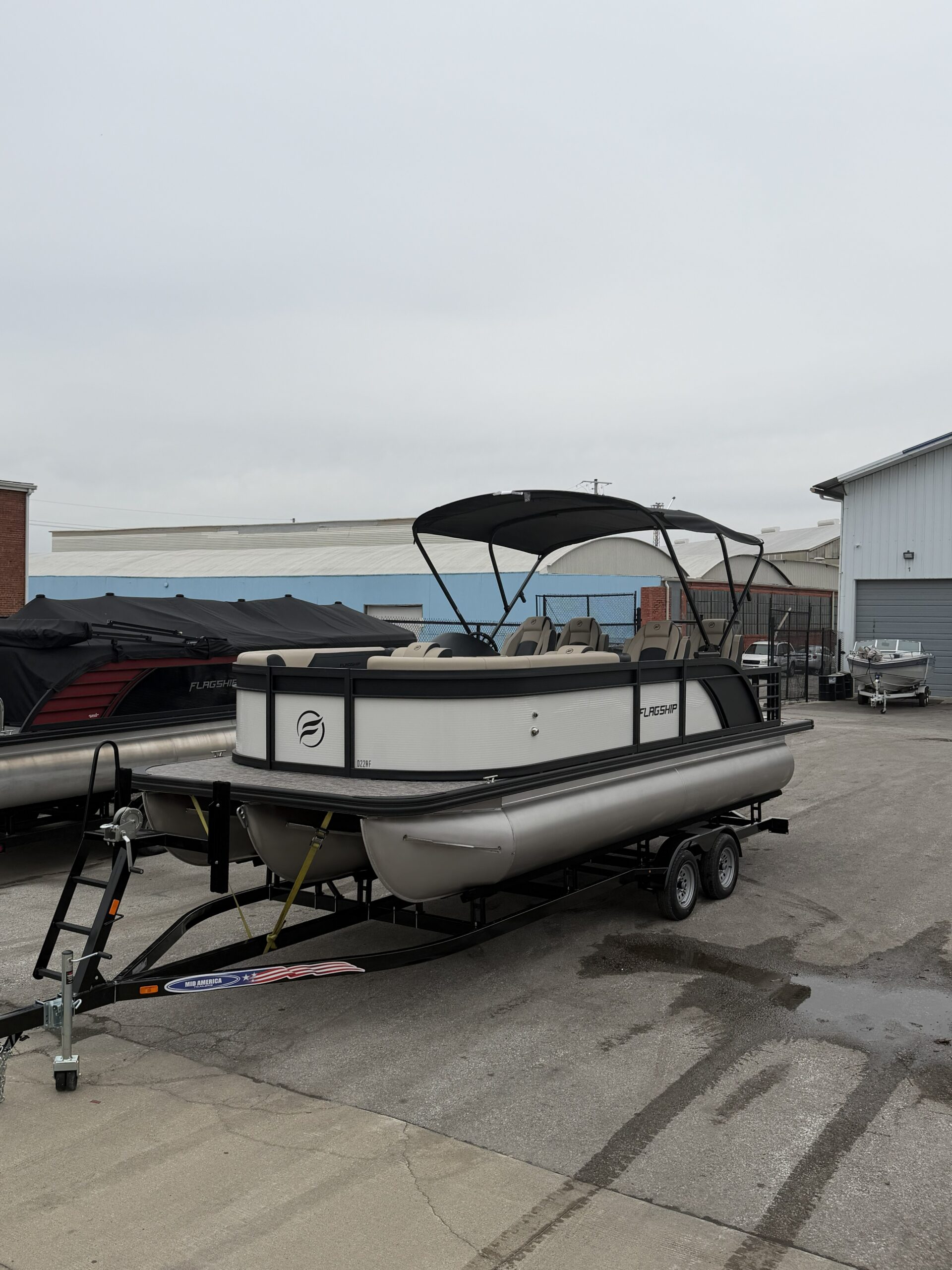 2026 Flagship Tri-Toon Rear Fish D22RF